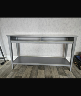 Meubles je donne une console de la marque IKEA.