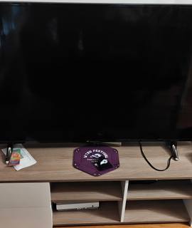 Meubles Meuble Télé + Télé 55" à venir récupérer.