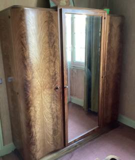 Meubles armoire année 40 en bon état