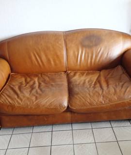 Meubles canapé en cuir.Bon état.