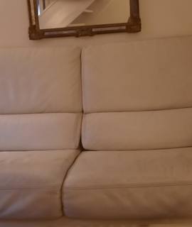 Meubles 2 banquettes en cuir ivoire