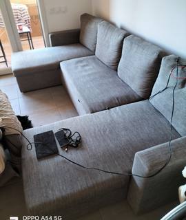 Mobilier canapé panoramique avec caisson de rangement en bon état prévoir utilitaire