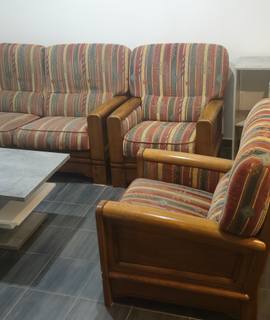 Mobilier un canapé 2 place et 2 fauteuil 1 place