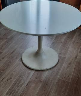 Mobilier table (initialement bureaux commerciaux et cuisine depuis)