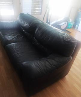 Mobilier fauteuil en cuir bon état