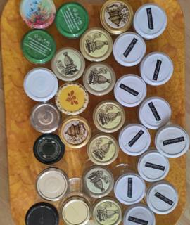 Mobilier petits pots en verre, couvercle en métal