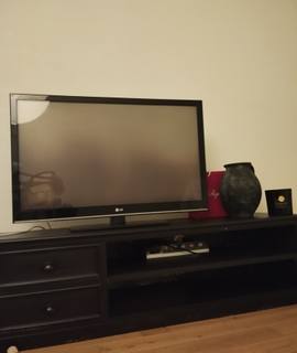 Mobilier téléviseur+meuble tv+ tapis ikea en excellents états