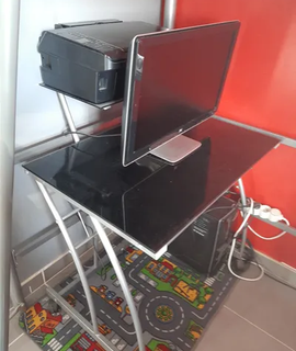 Mobilier bureau plateaux verres