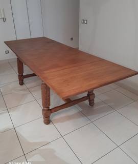 Mobilier une table et 4 chaises