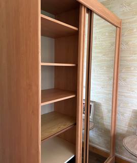 Mobilier je donne une grande armoire