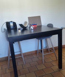 Mobilier mange debout noir
