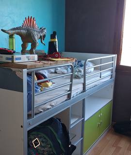 Mobilier lit 1 personne.