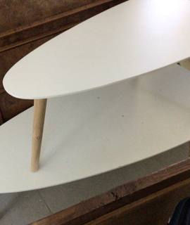 Mobilier deux tables gigogne blanches pieds en bois