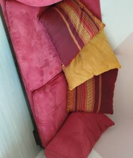 Mobilier canapé rouge 2 places