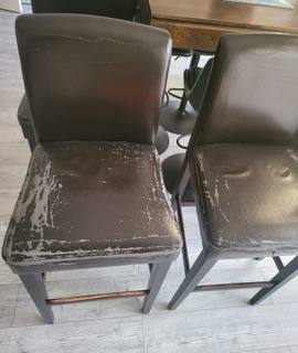 Mobilier 4 chaises hautes