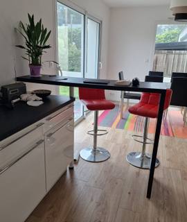 Mobilier 2 tabourets de bar
