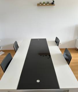 Mobilier table à manger et chaises