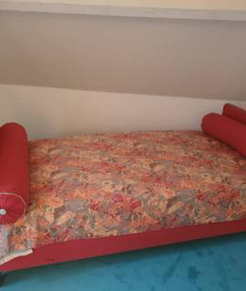 Mobilier lit divan tapissier 90 x 190 hauteur 75