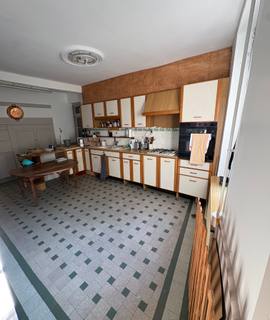 Mobilier cuisine équipées (placards hauts et bas) avec four Sauter et gaz 4 feux
