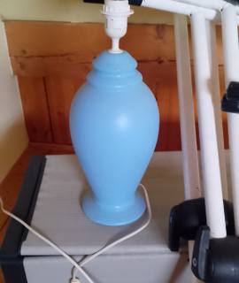 Mobilier pied de lampe bleu