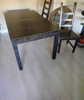 Mobilier table salle à manger Ikea et 4 chaises