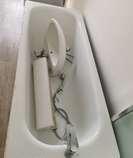 Mobilier d'une baignoire. Lavabo