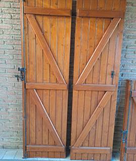 Mobilier volets bois pour portes-fenêtres et fenêtres