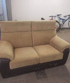 Mobilier je donne un canapé très confortable un peu abîmé sur l arrière