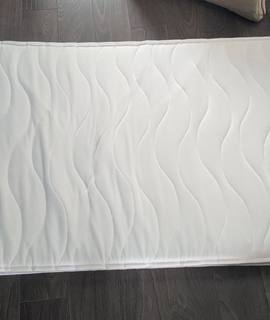 Mobilier un matelas  1 personne