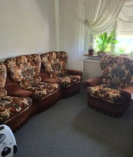Mobilier gratuitement canapé avec 2 fauteuils en bon état