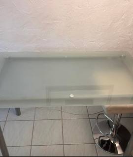 Mobilier table en verre