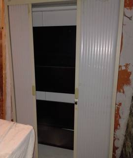 Mobilier armoires a rideau