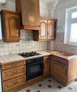 Mobilier cuisine en bois urgent