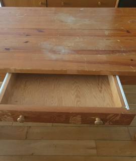 Mobilier table en bois