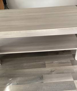 Mobilier table de salon +pouf +basket Femme