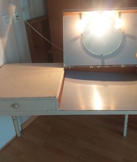 Mobilier coiffeuse aves lumière