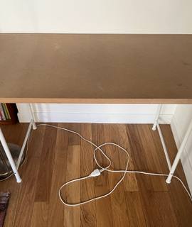 Mobilier bureau planche MDF et tréteaux IKEA