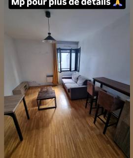 Mobilier appart à vider : machine à laver, canapé convertible, meuble tv etc.