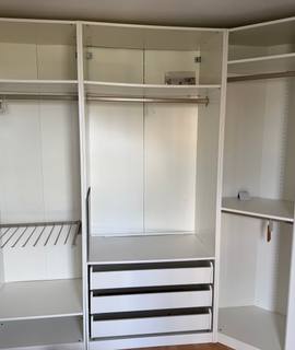 Mobilier eléments de dressing IKEA de la gamme PAX/KOMPLEMENT