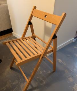 Mobilier 2 chaises pliantes en bois