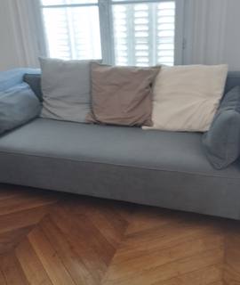 Mobilier canapé, commode ancienne, lits