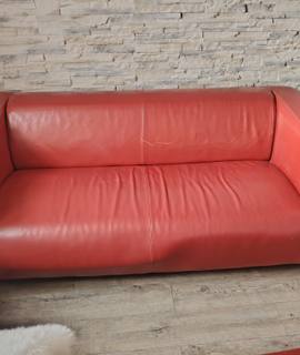 Mobilier canapé cuir rouge design et solide