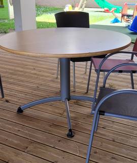 Mobilier tables
