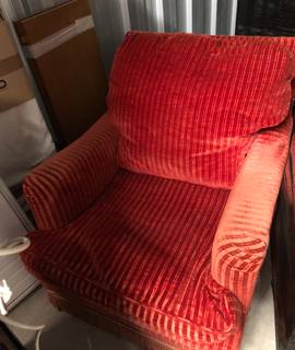 Mobilier 2 fauteuils velours rouge