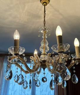 Mobilier 2 lustres type chandelles et verres