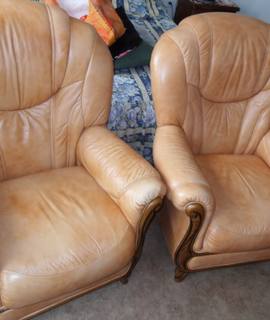 Mobilier 2 fauteuils tres bon état a venir chercher sur place