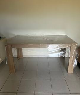 Mobilier table de salle a manger