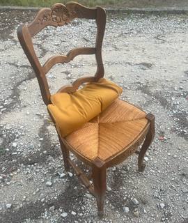 Mobilier 6 chaises paillées