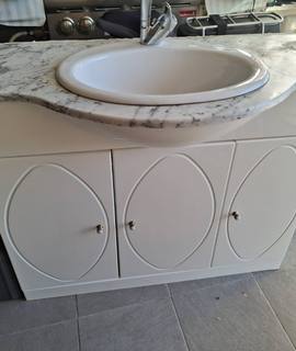 Mobilier meuble de salle de bain