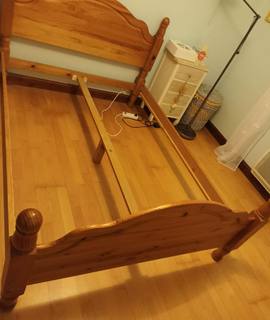 Mobilier lit en pin